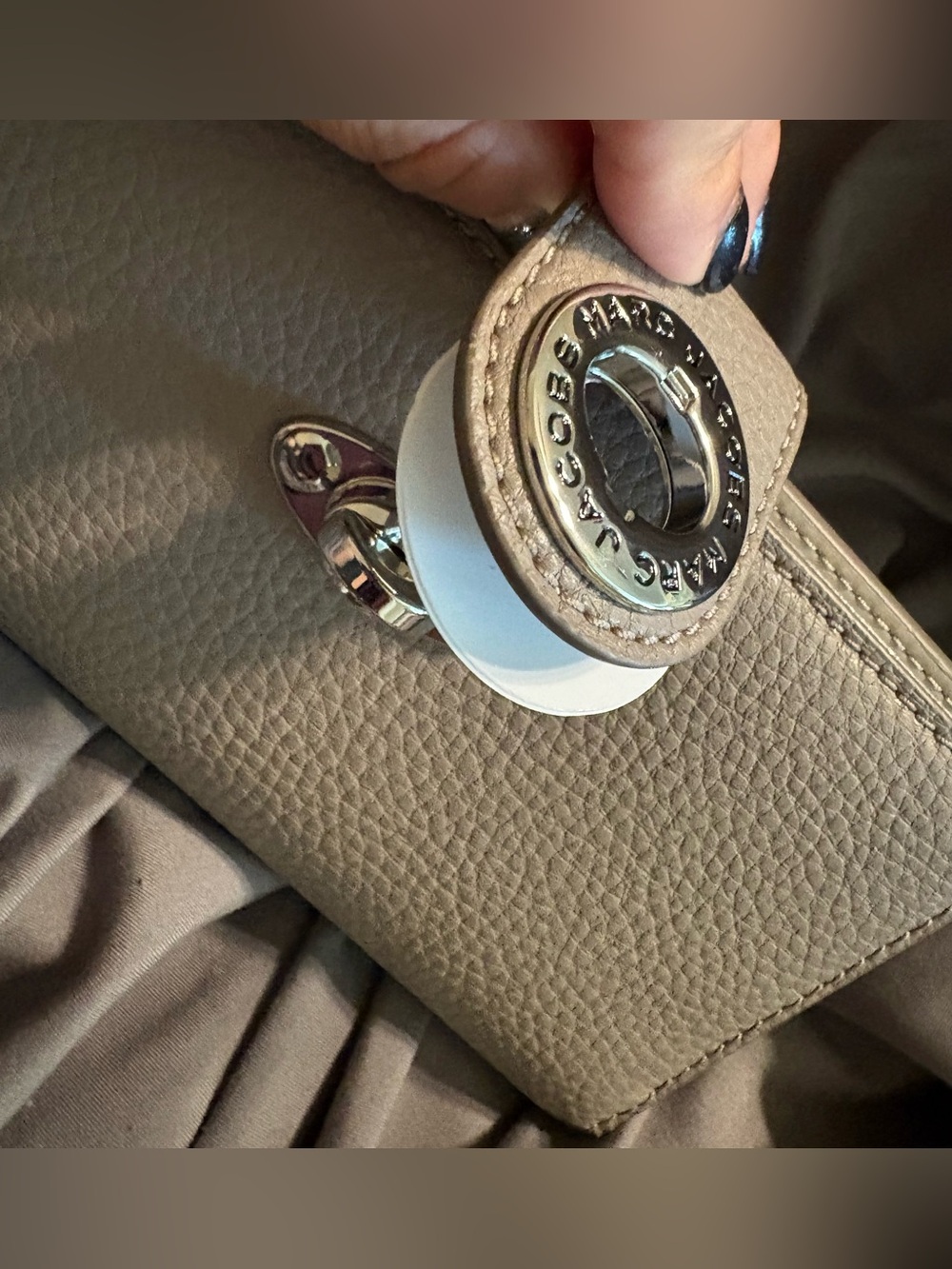 Marc Jacobs Taupe Pebbled Leather Turnlock Continental Wallet NWT - Picture 6 of 6